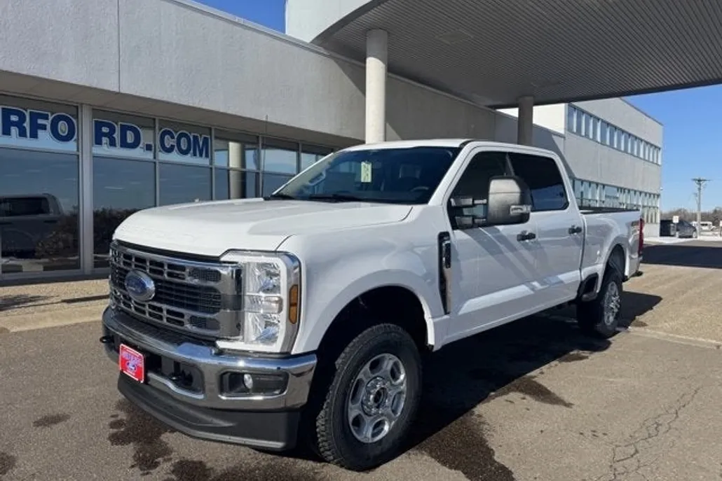 2025 Ford F-350 photo 1