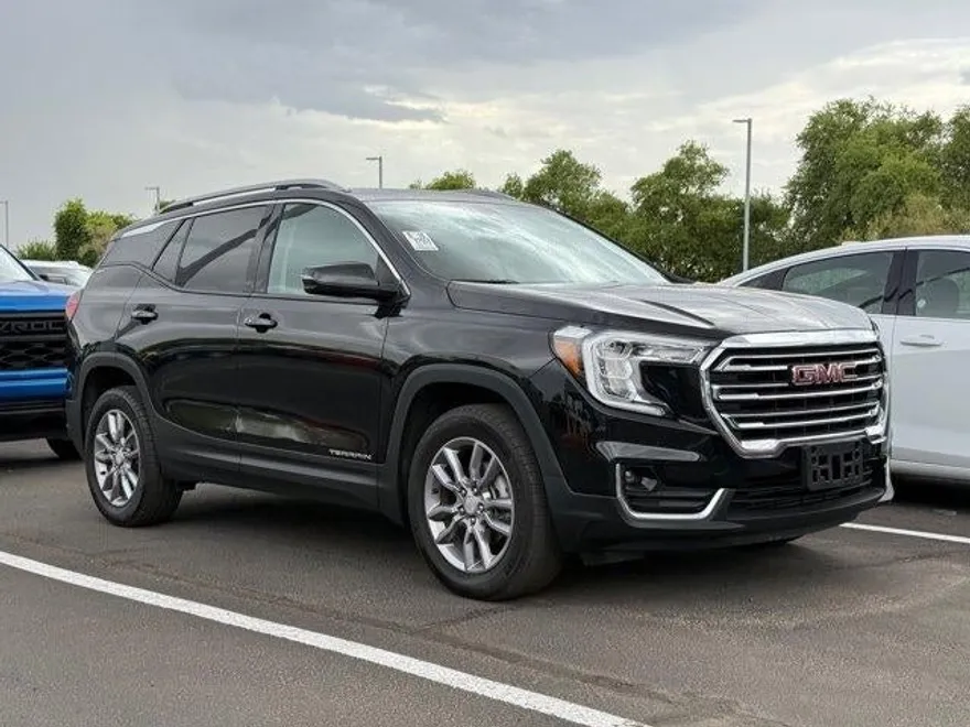 2024 Gmc Terrain SLT photo 1