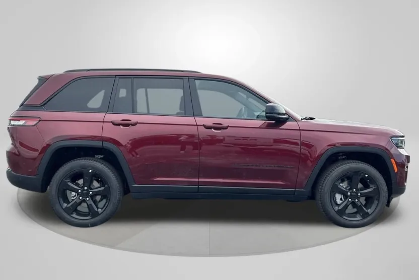 2025 Jeep Grand Cherokee Limited photo 1