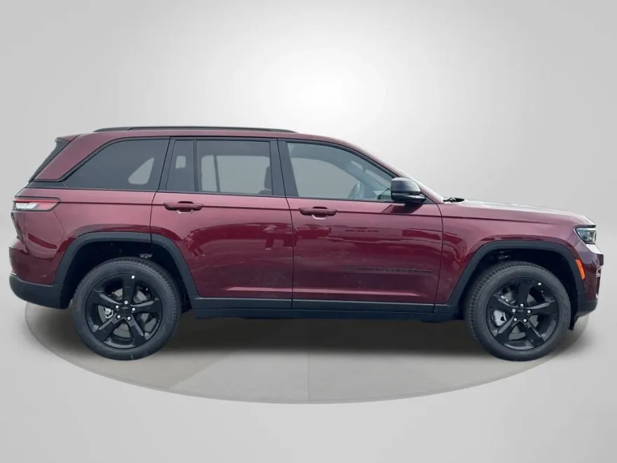 2025 Jeep Grand Cherokee Limited photo 1
