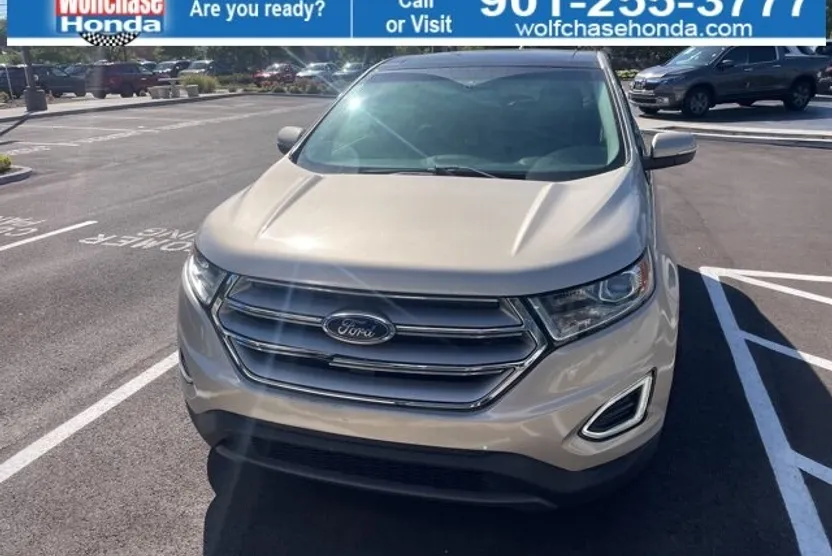 2017 Ford Edge Titanium photo 1