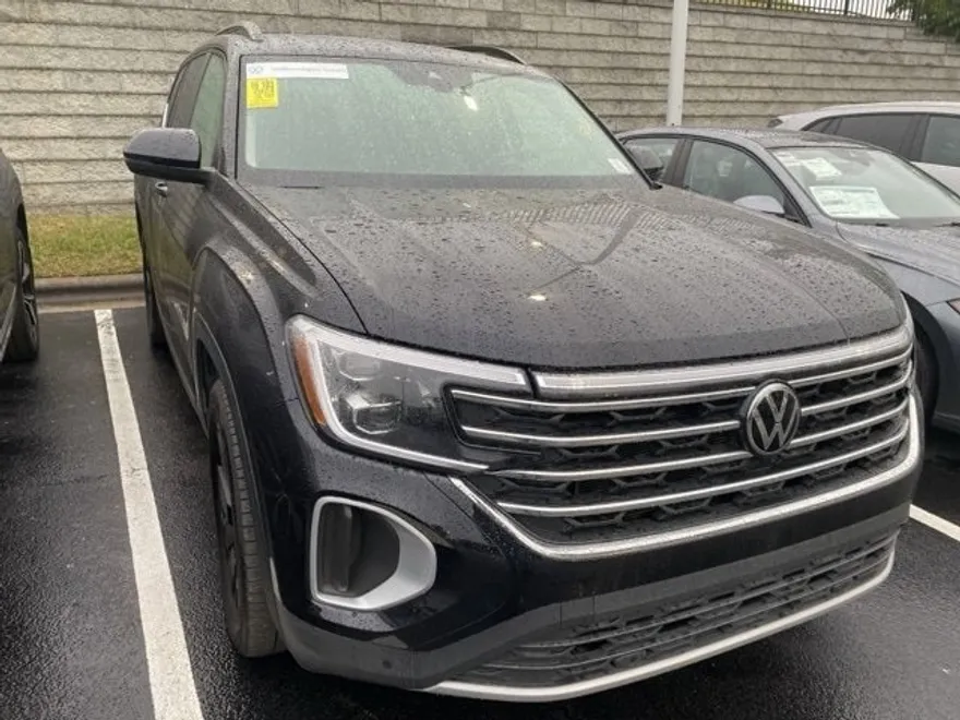 2024 Volkswagen Atlas SE Technology photo 1