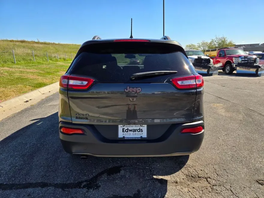 2016 Jeep Cherokee 80th Anniversary Edition photo 1