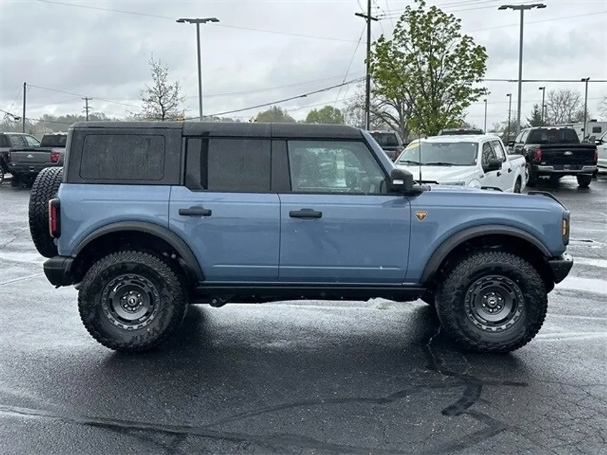 2025 Ford Bronco Badlands photo 1