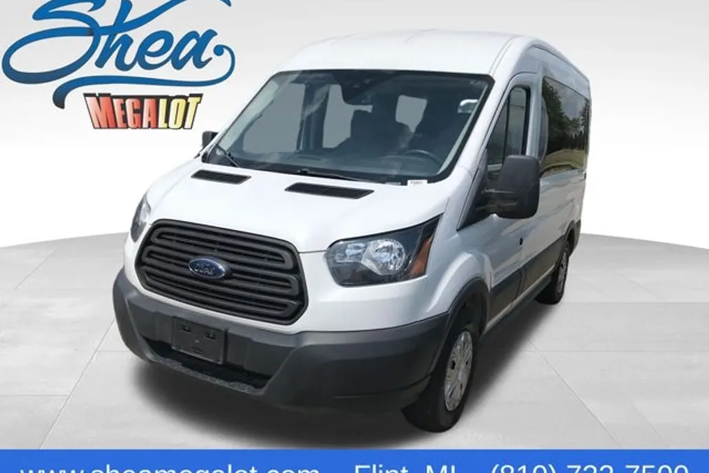 2018 Ford Transit Passenger XL photo 1