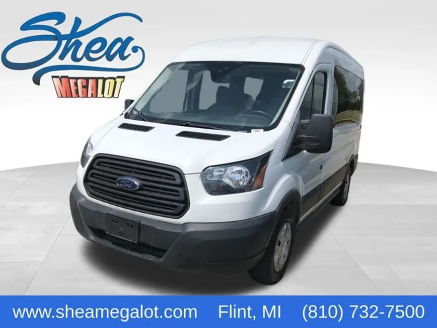 2018 Ford Transit Passenger XL photo 1