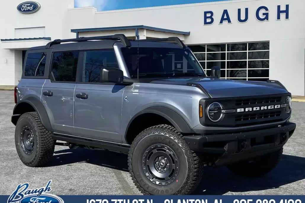 2024 Ford Bronco Black Diamond photo 1