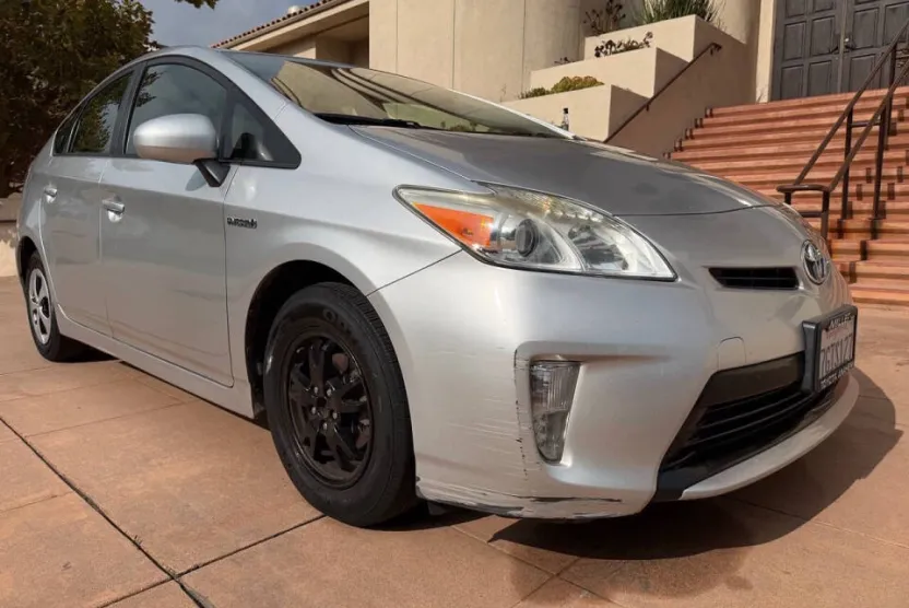 2014 Toyota Prius One photo 1