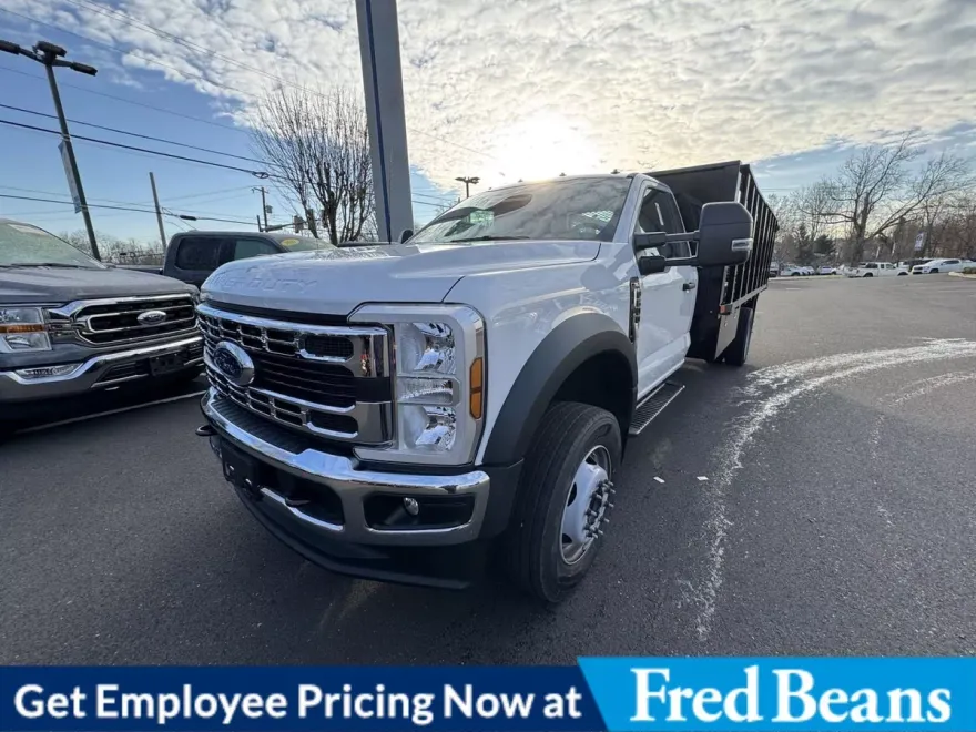 2024 Ford F-600 photo 1