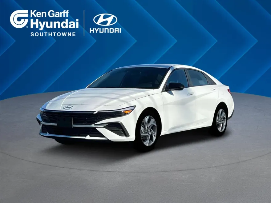 2025 Hyundai Elantra SEL Sport photo 1