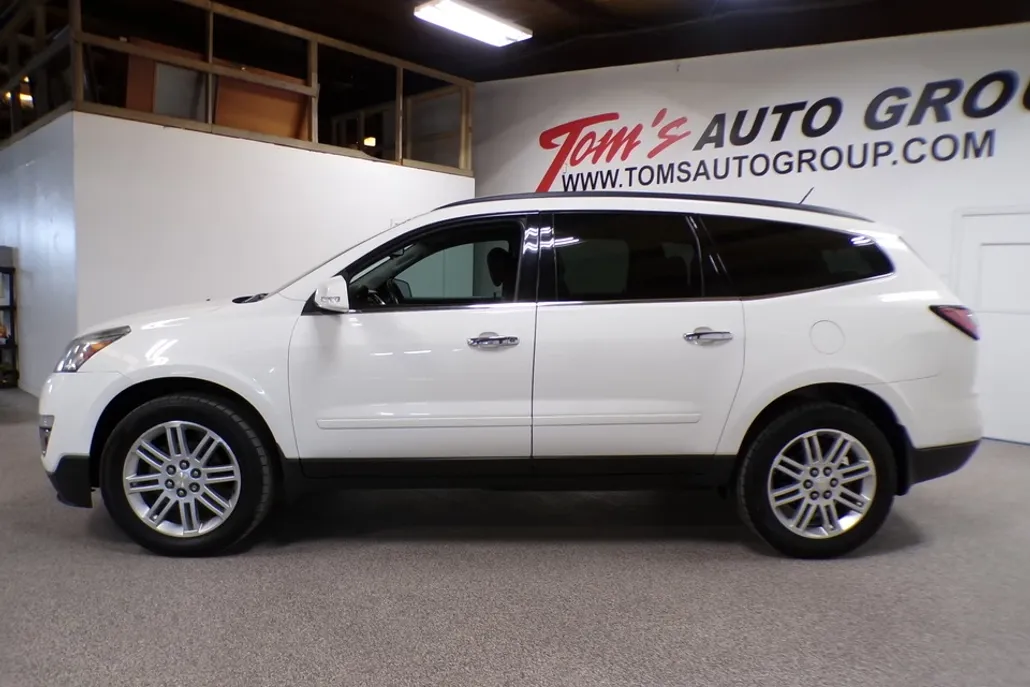 2014 Chevrolet Traverse 1LT photo 1