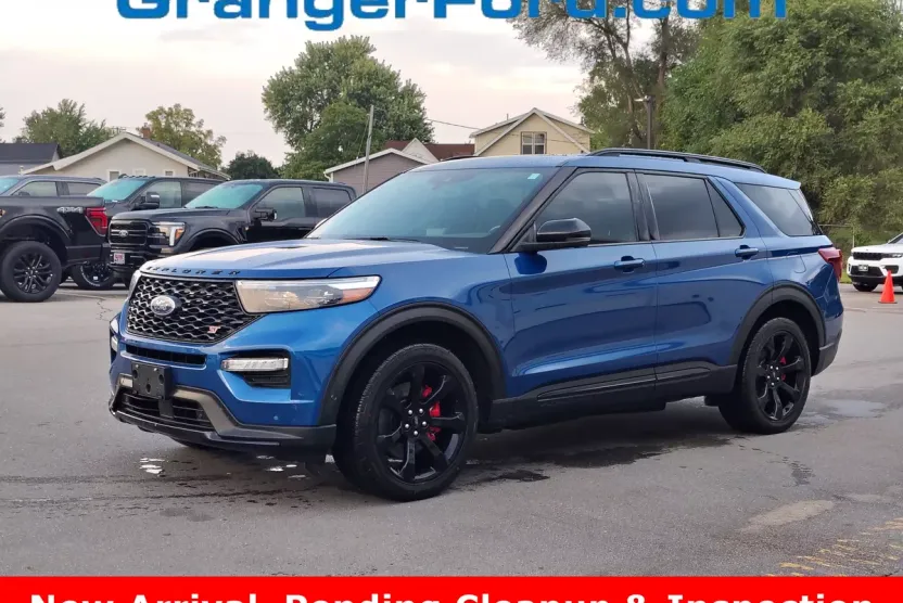 2021 Ford Explorer ST photo 1