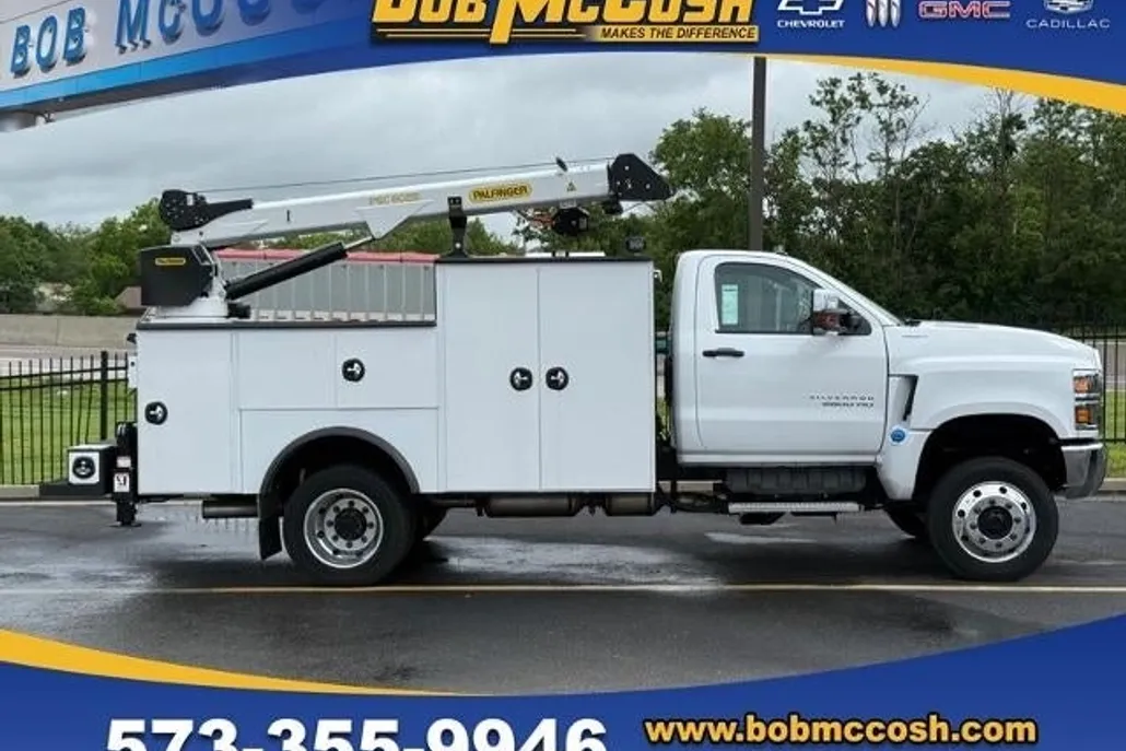 2024 Chevrolet Silverado 5500HD Work Truck photo 1