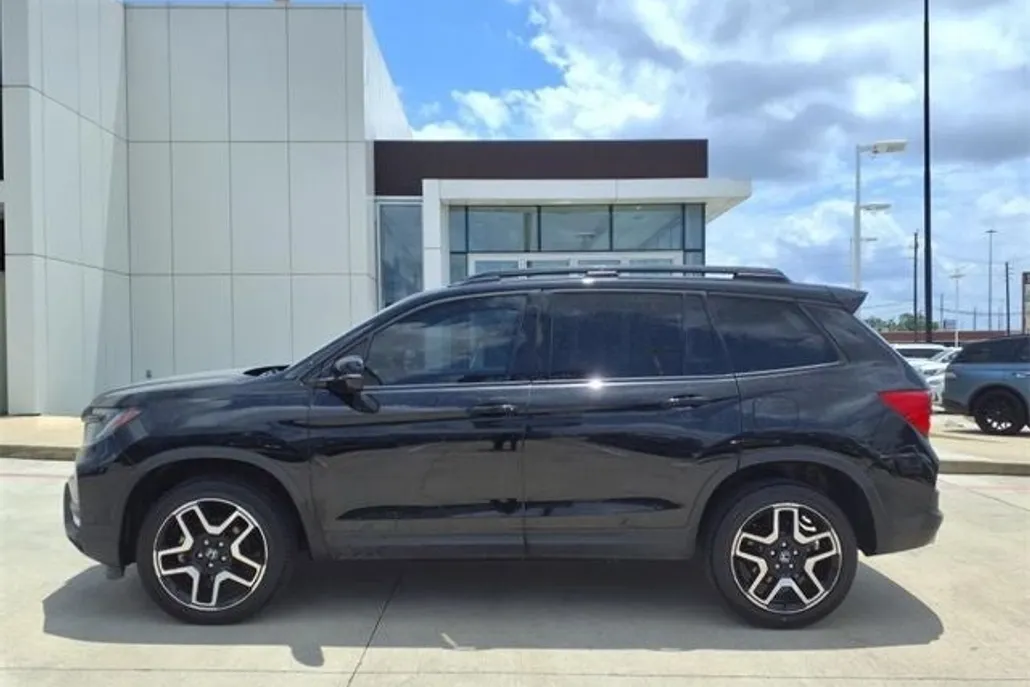 2023 Honda Passport Elite photo 1