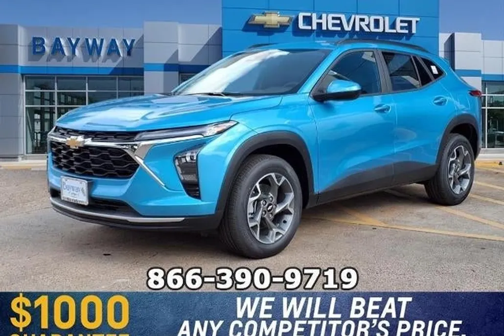 2025 Chevrolet Trax LT photo 1