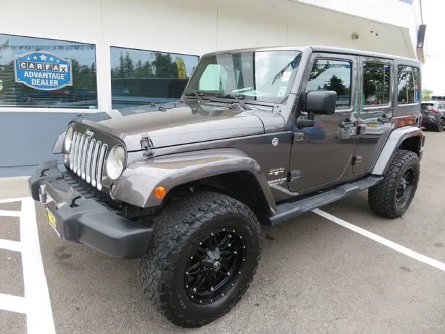 2017 Jeep Wrangler Unlimited Sahara photo 1