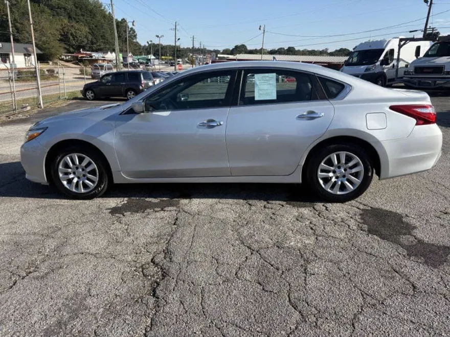 2017 Nissan Altima 2.5 S photo 1