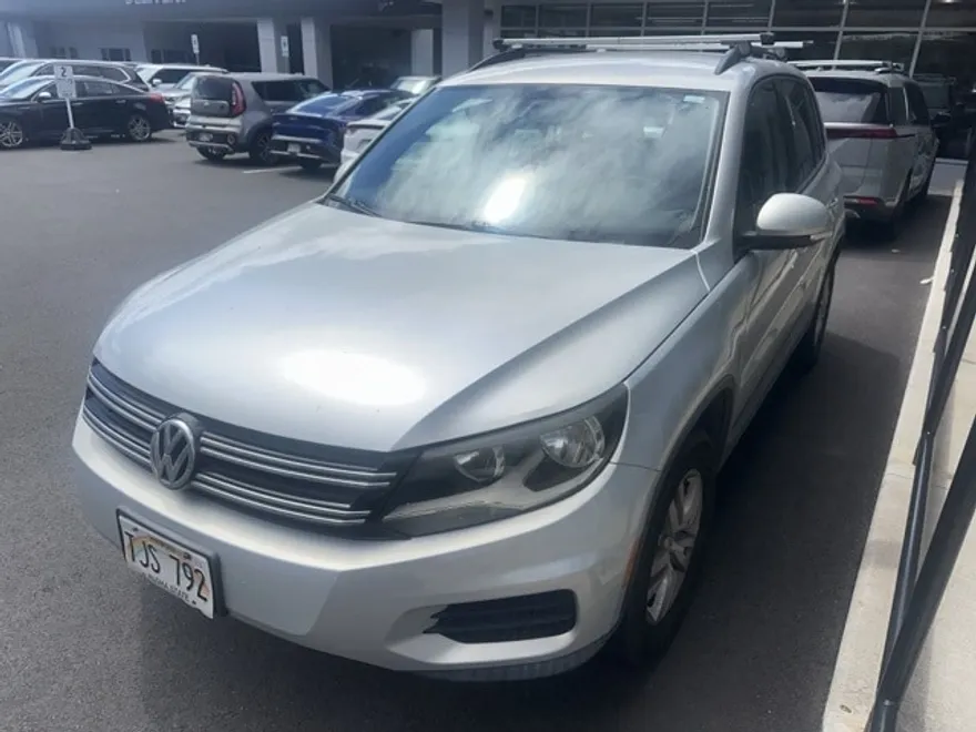 2015 Volkswagen Tiguan S photo 1