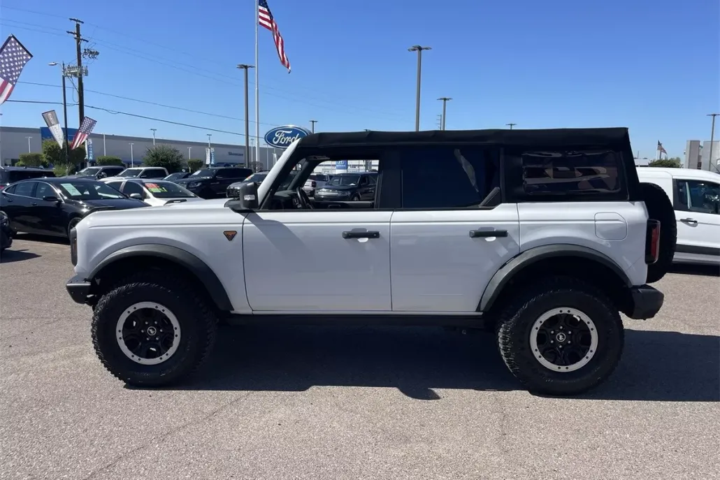 2021 Ford Bronco Badlands photo 1