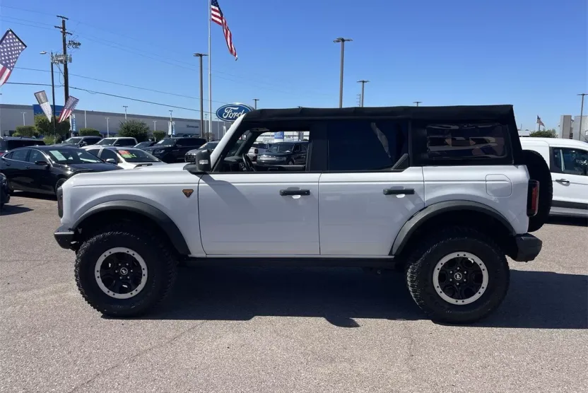 2021 Ford Bronco Badlands photo 1