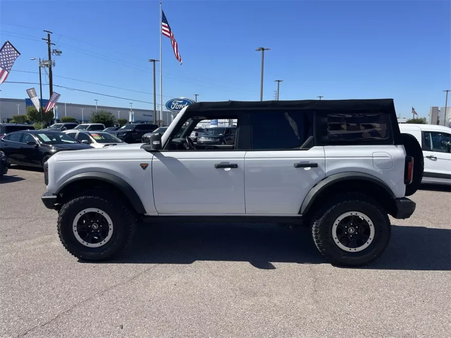 2021 Ford Bronco Badlands photo 1
