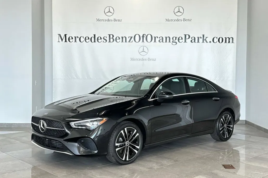 2025 Mercedes Benz CLA 250 4MATIC photo 1