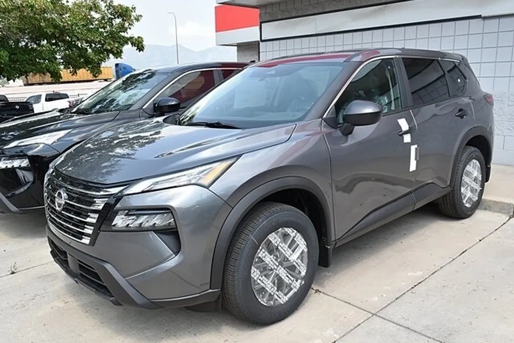 2025 Nissan Rogue S photo 1