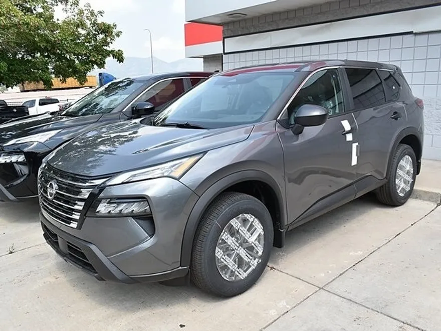 2025 Nissan Rogue S photo 1