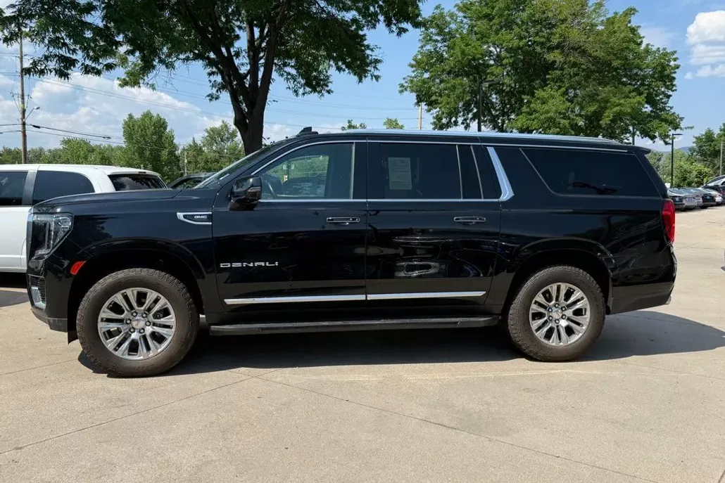 2022 Gmc Yukon XL Denali photo 1