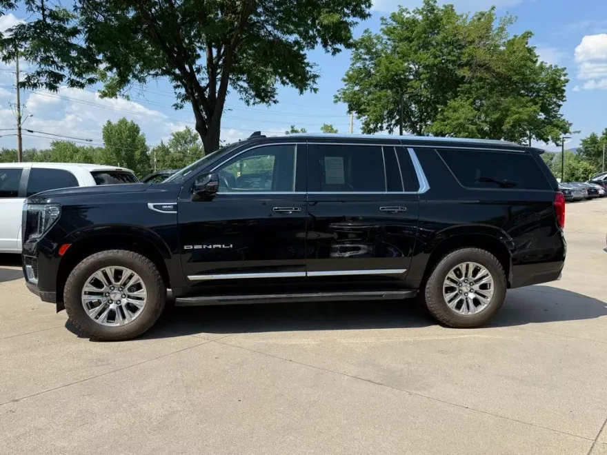 2022 Gmc Yukon XL Denali photo 1