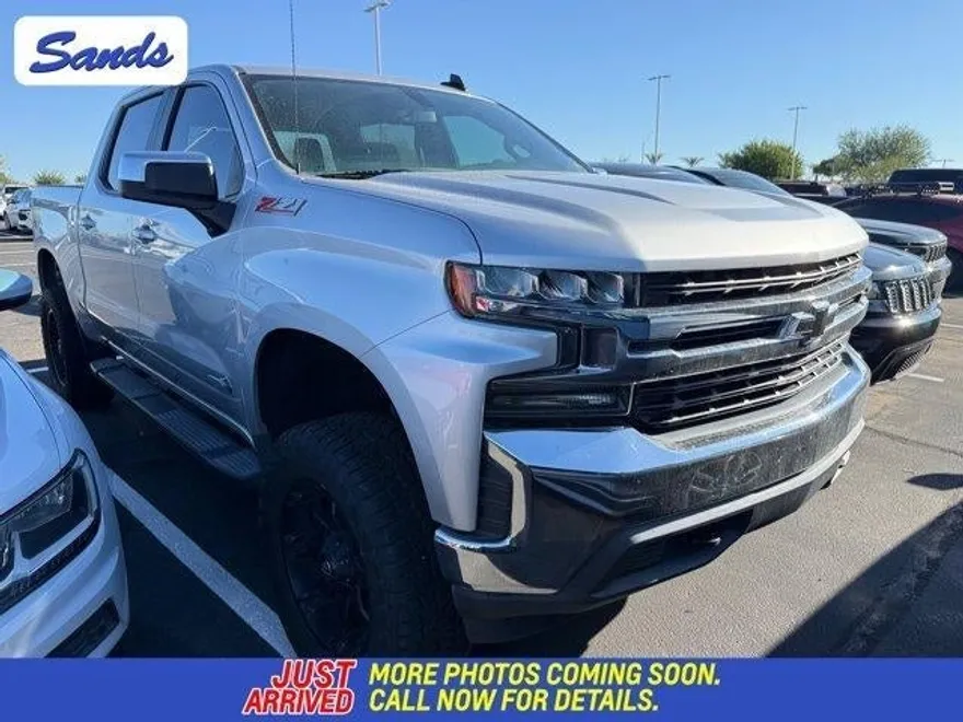 2020 Chevrolet Silverado 1500 LT photo 1