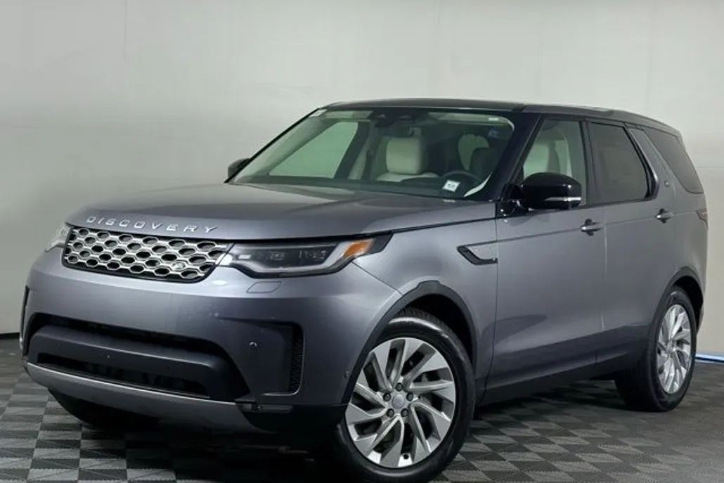 2025 Land Rover Discovery S photo 1