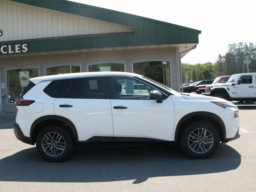 2023 Nissan Rogue S photo 1