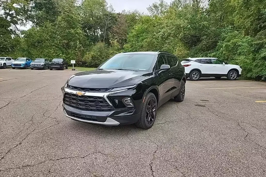 2025 Chevrolet Blazer 2LT photo 1