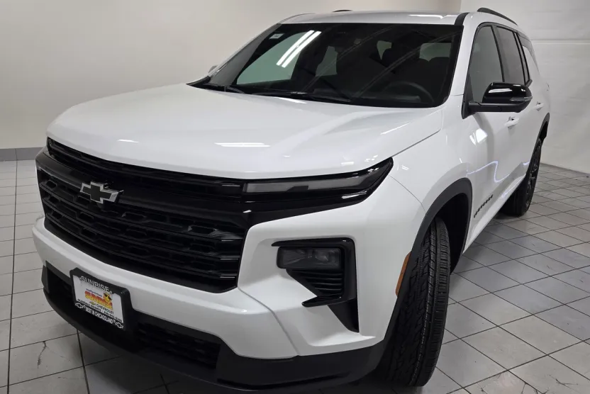 2026 Chevrolet Traverse photo 1