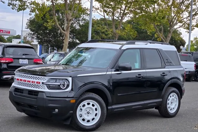 2025 Ford Bronco Sport Heritage photo 1