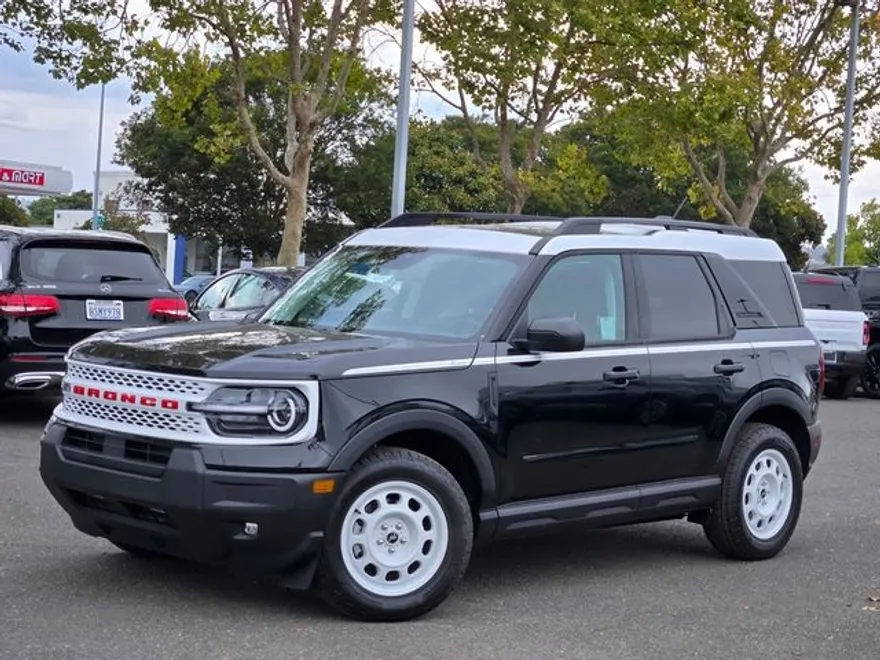 2025 Ford Bronco Sport Heritage photo 1