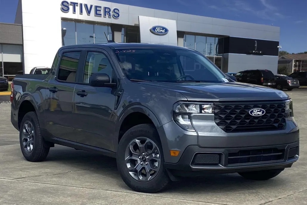 2025 Ford Maverick XLT photo 1