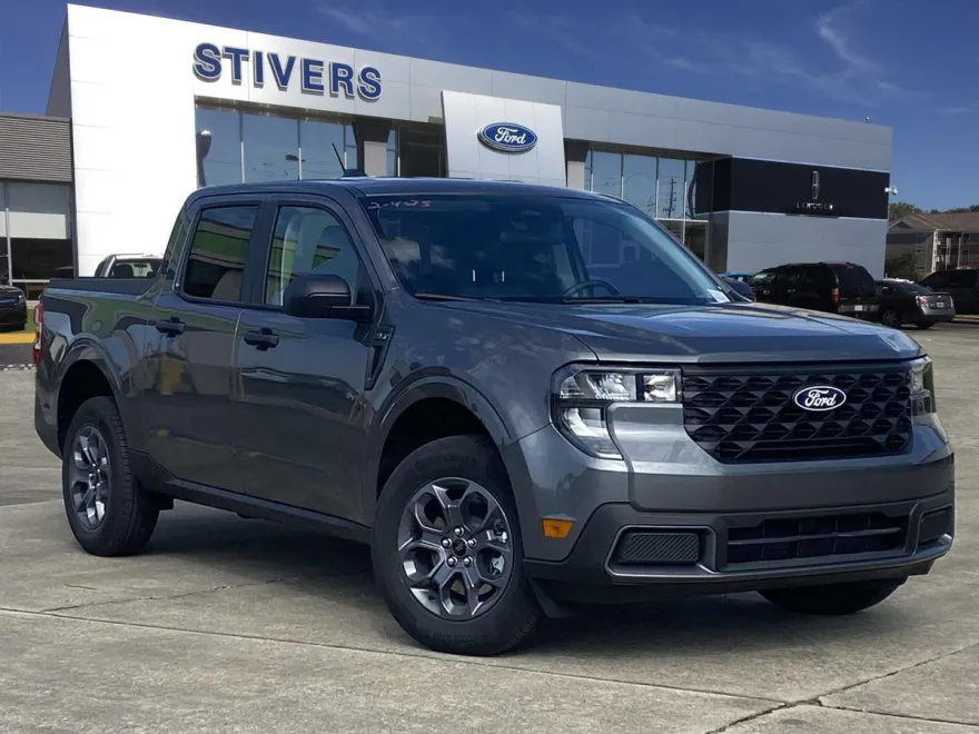 2025 Ford Maverick XLT photo 1