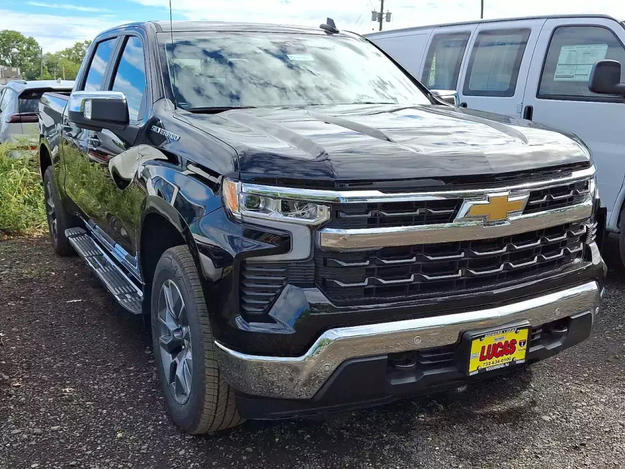2026 Chevrolet Silverado 1500 LT photo 1