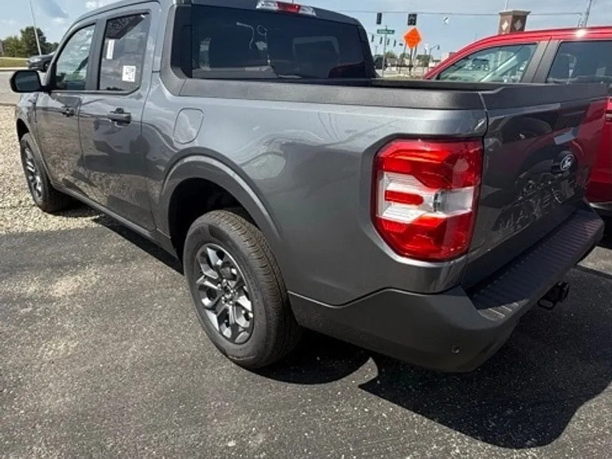 2025 Ford Maverick XLT photo 1