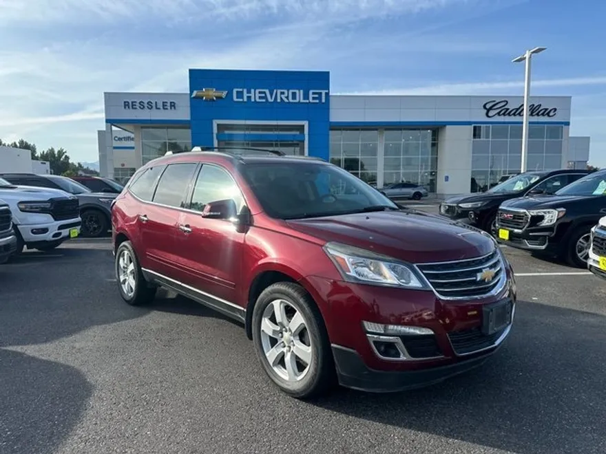 2017 Chevrolet Traverse 1LT photo 1