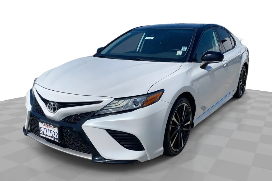 2019 Toyota Camry XSE photo 1