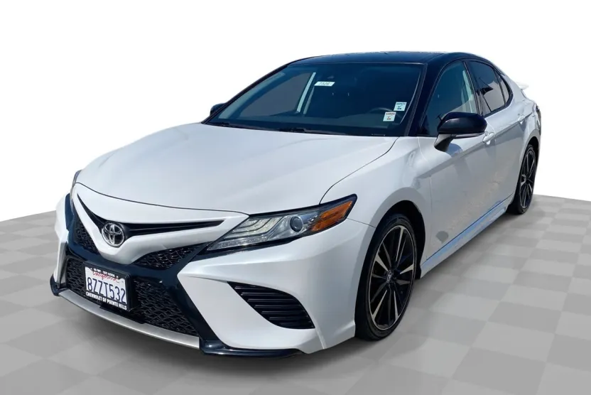 2019 Toyota Camry XSE photo 1
