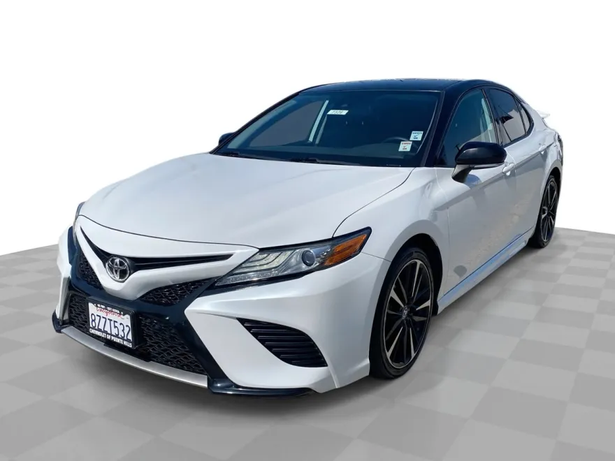 2019 Toyota Camry XSE photo 1