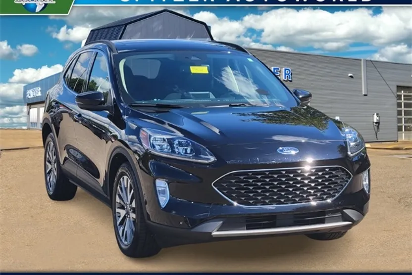 2020 Ford Escape Titanium photo 1