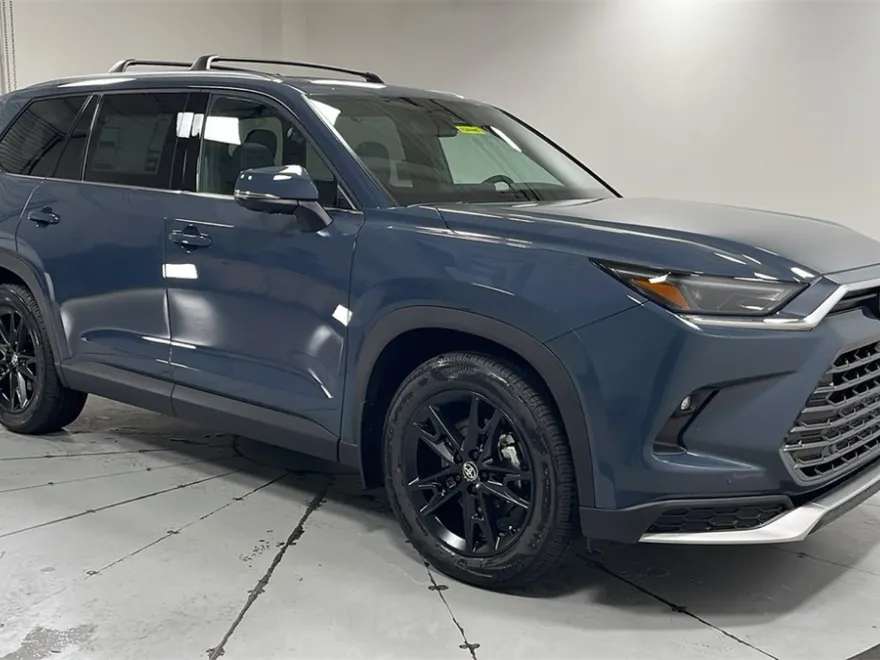 2026 Toyota Grand Highlander Hybrid MAX Platinum photo 1