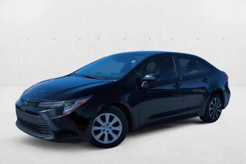 2024 Toyota Corolla LE photo 1