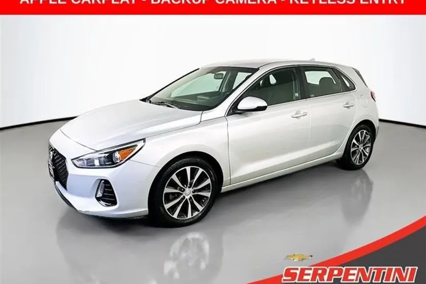2019 Hyundai Elantra GT photo 1