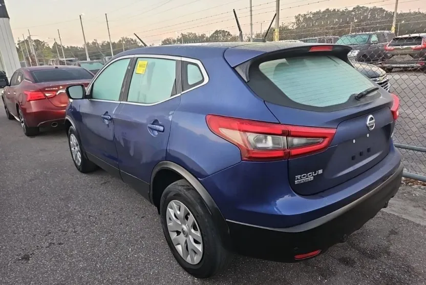 2020 Nissan Rogue Sport S photo 1